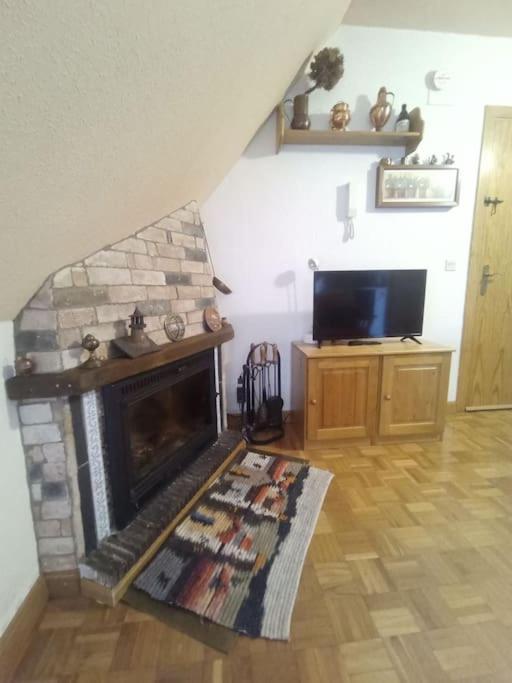 Atico En Pleno Pirineo Apartment El Pueyo de Jaca Exterior foto