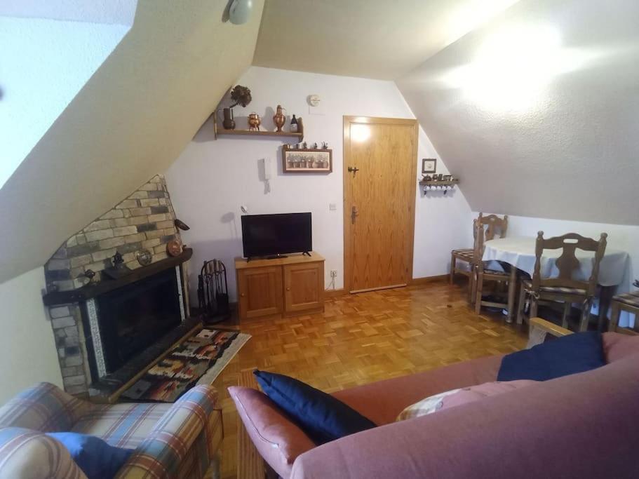 Atico En Pleno Pirineo Apartment El Pueyo de Jaca Exterior foto